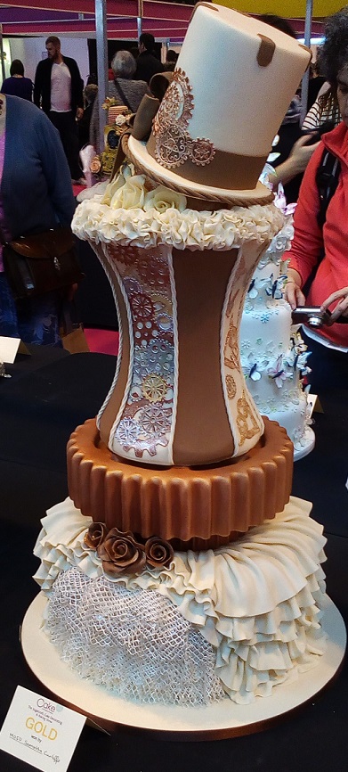 steam punk wedding cake 2