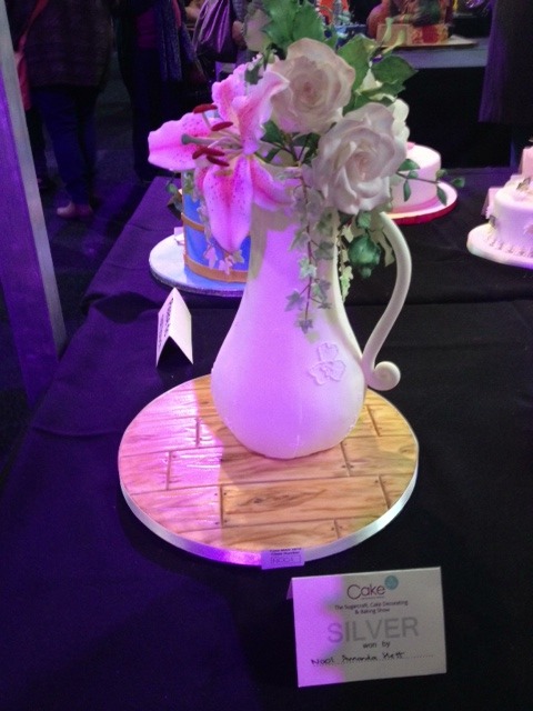 vase decorated cake